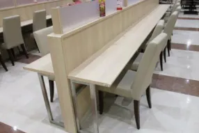 【イオンモール盛岡】モール内広告 フードコートテーブル