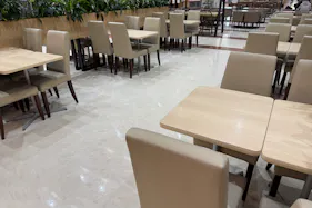 【イオンモール盛岡】モール内広告 フードコートテーブル