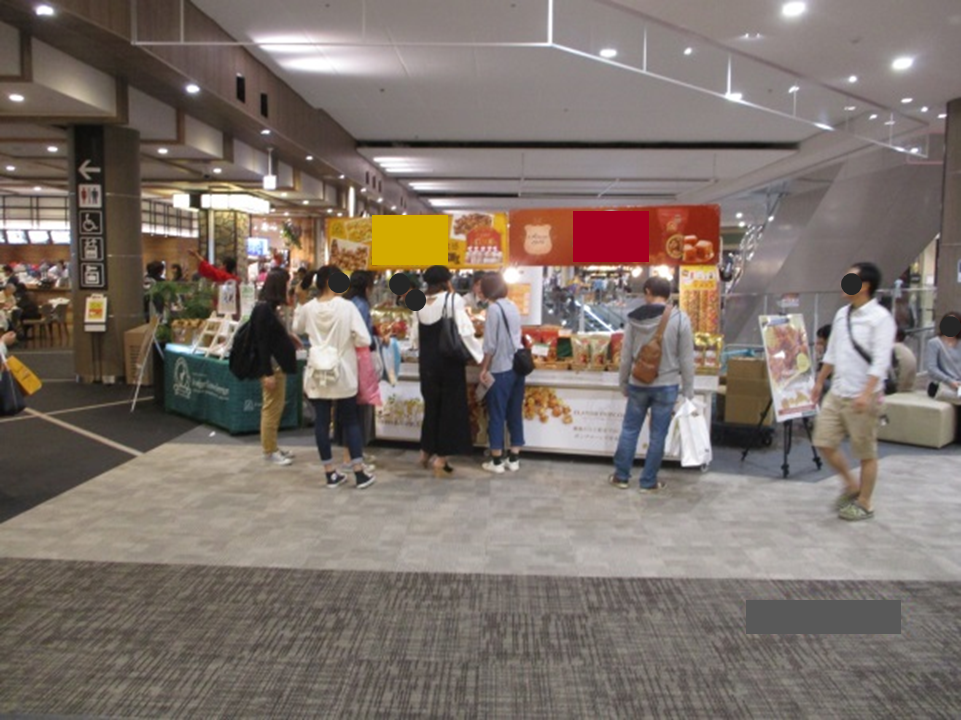 【イオンモール新小松】3F 華広場吹抜け