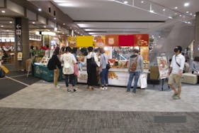 【イオンモール新小松】3F 華広場吹抜け