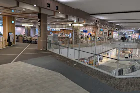 【イオンモール新小松】3F 華広場吹抜け