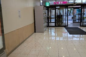 【イオンモール大和】1F東口付近