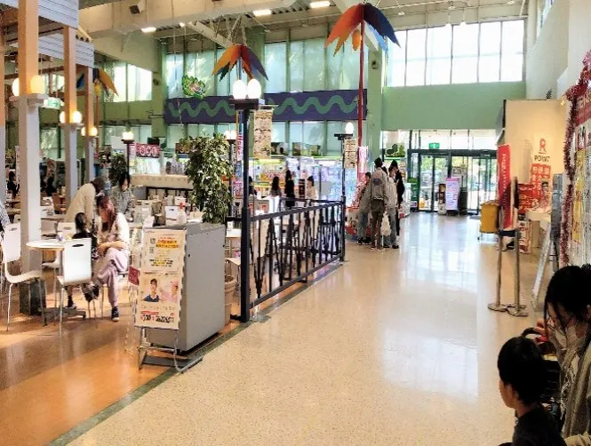 【イオン酒田南】フードコート角 販促プロモーションに最適なスーパー店内催事イベントスペース