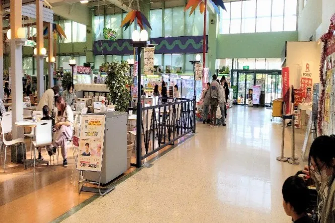 【イオン酒田南】フードコート角 販促プロモーションに最適なスーパー店内催事イベントスペース