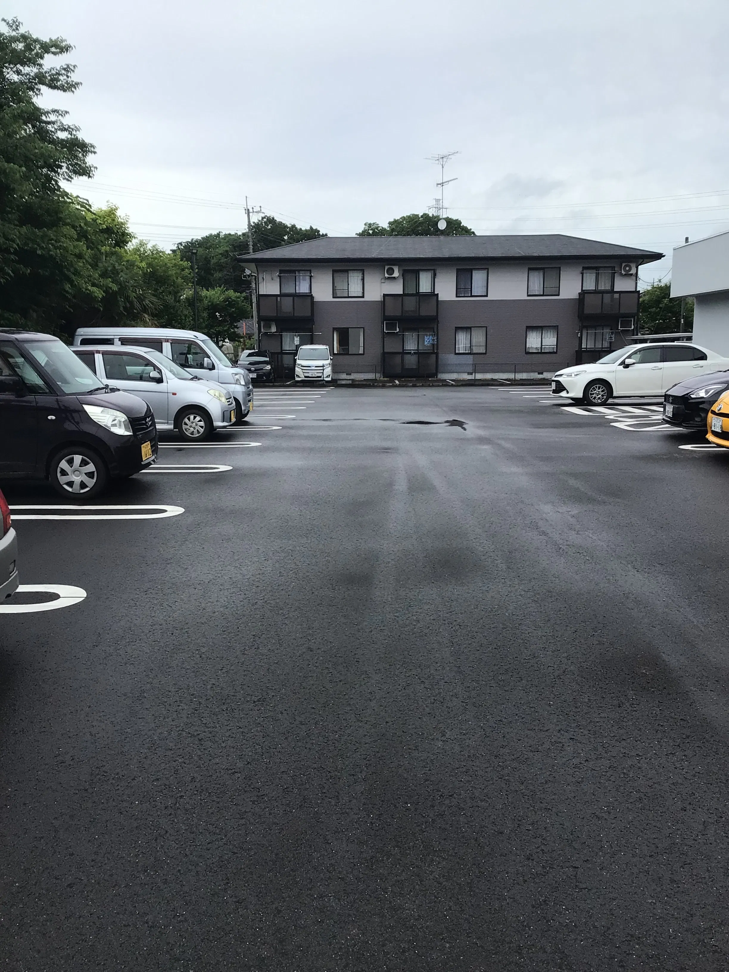 【茨城県古河市】キッチンカーや即売会などに適したドコモショップ三和店敷地内の駐車場スペース