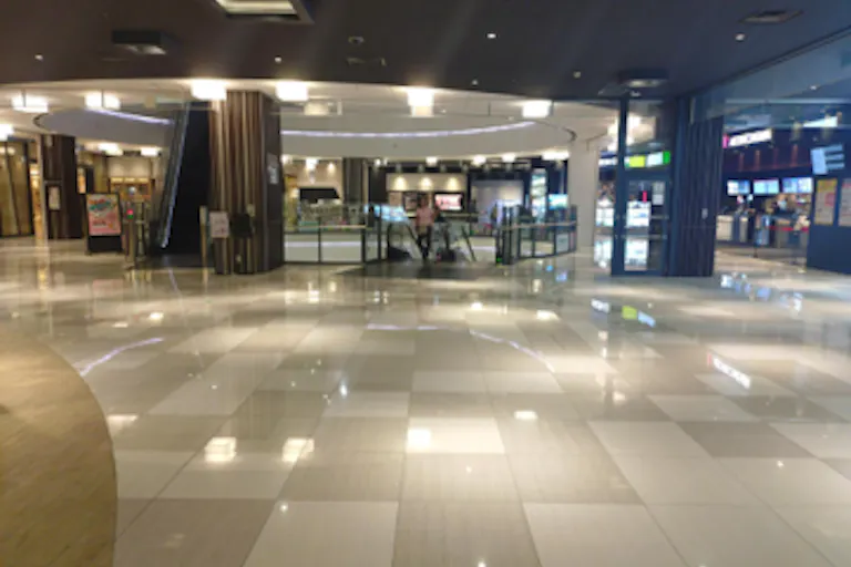 【イオンモール旭川駅前】⑤エスカレーター前の画像2