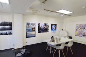 【赤坂見附駅5分】赤坂・元赤坂エリア。各種撮影、展示会や個展、教室、ワークショップに適した豊川稲荷東京別院隣接の路面ギャラリースペース