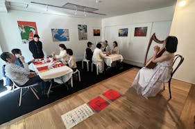 【赤坂見附駅5分】赤坂・元赤坂エリア。各種撮影、展示会や個展、教室、ワークショップに適した豊川稲荷東京別院隣接の路面ギャラリースペース