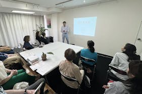 【赤坂見附駅5分】赤坂・元赤坂エリア。各種撮影、展示会や個展、教室、ワークショップに適した豊川稲荷東京別院隣接の路面ギャラリースペース