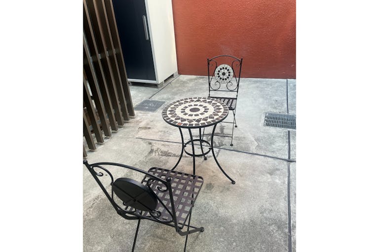 屋外休憩スペースあり