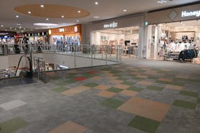 【イオンモール水戸内原】ハニーズ前