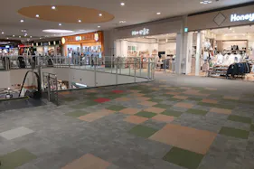 【イオンモール水戸内原】ハニーズ前