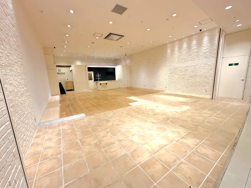 【イオンモール高松*】H＆M横催事スペースの画像