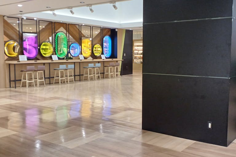 【秋田オーパ】吹抜の画像2