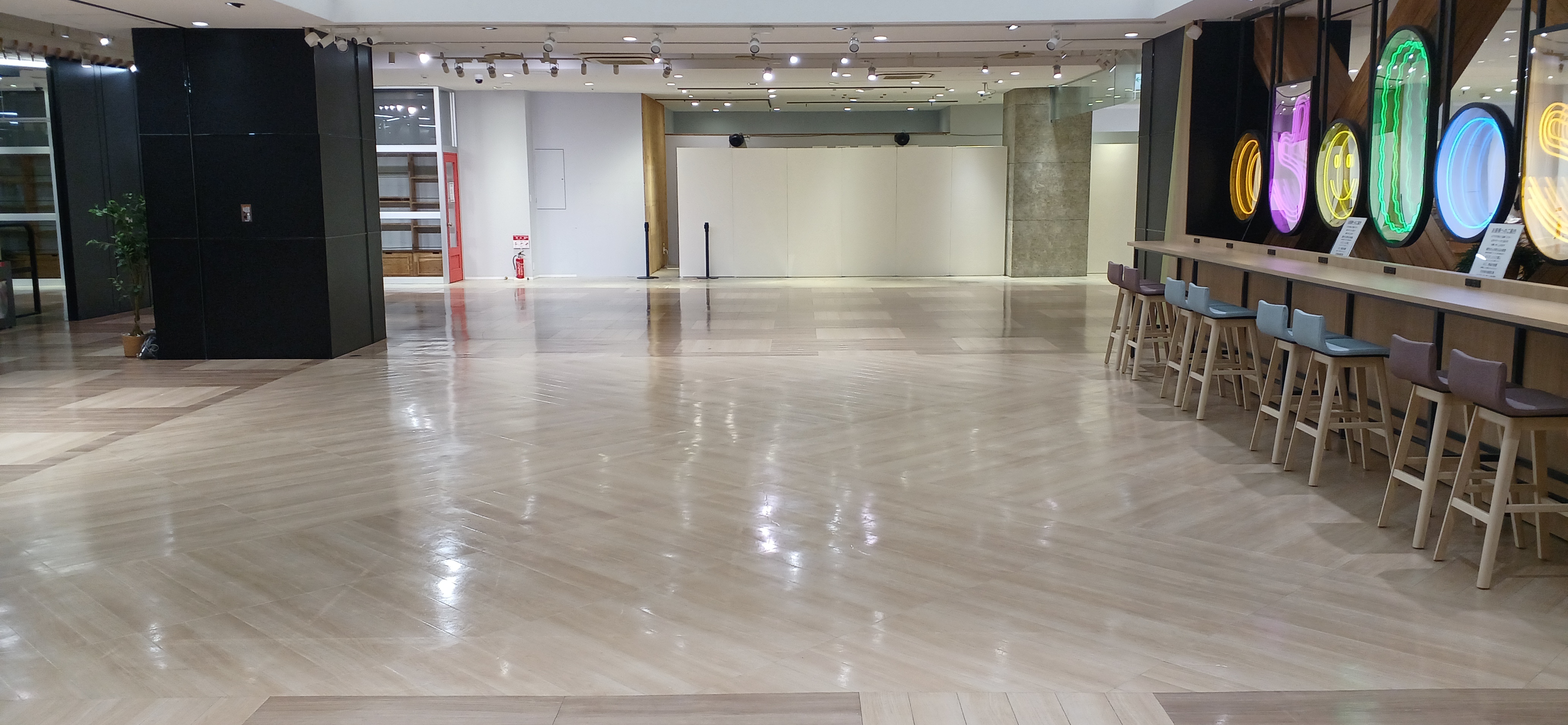 【秋田オーパ】吹抜