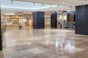 【秋田オーパ】吹抜