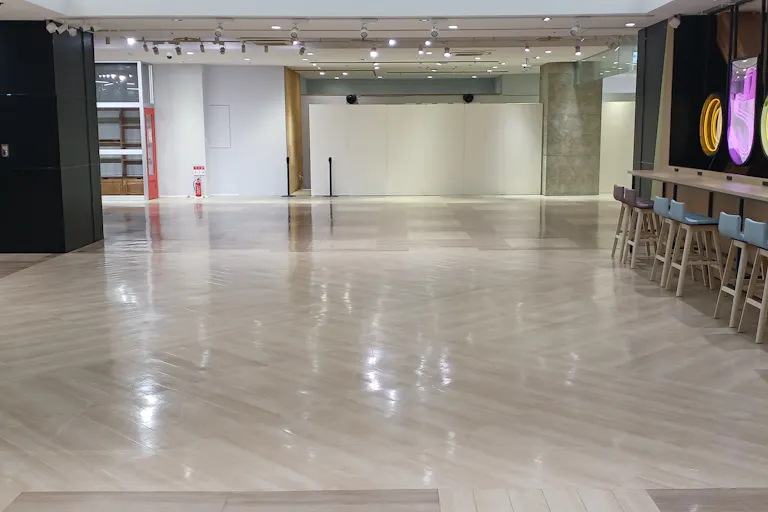 【秋田オーパ】吹抜の画像6