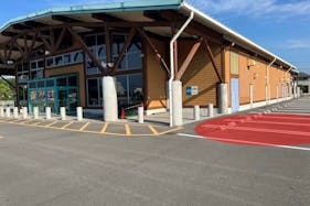 【ダイナム愛媛西条店ゆったり館】キッチンカーや各種プロモーションに最適なアミューズメント施設のイベントスペース(駐車場)