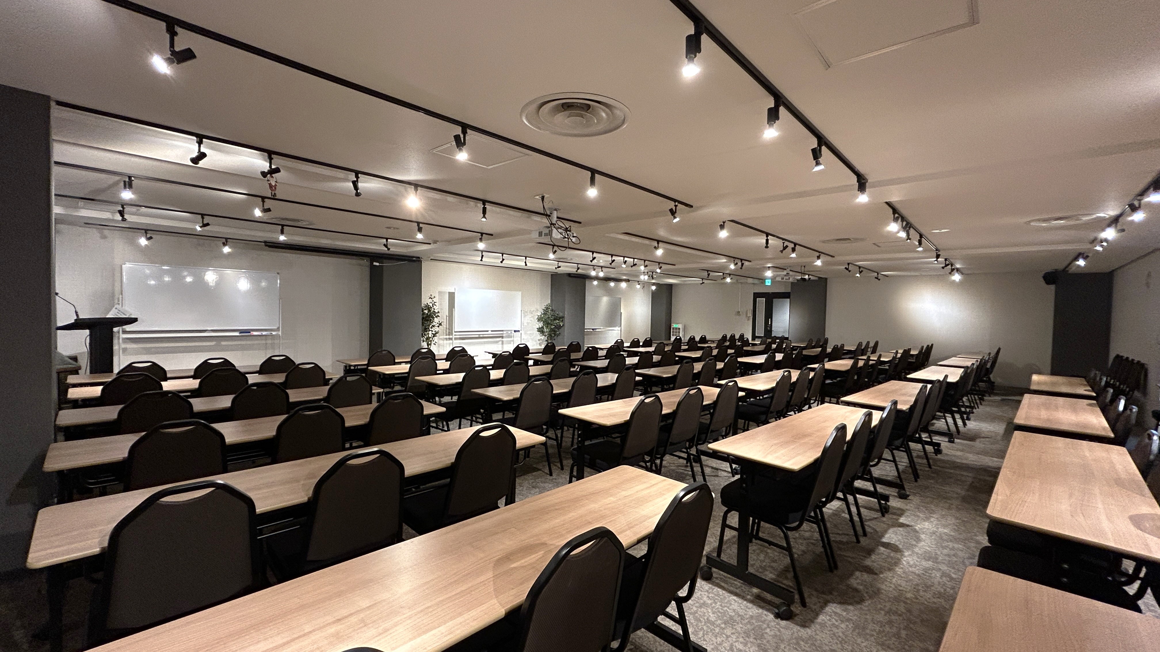 【新宿三丁目駅3分】展示会や会議に最適な駅チカで落ち着いた雰囲気のレンタルスペース