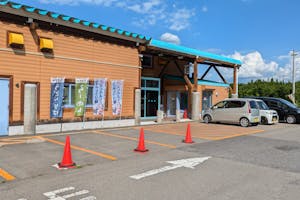 【ダイナム二本松店】キッチンカーやプロモーションイベントの開催に最適なアミューズメント施設のイベントスペース(出入口前)