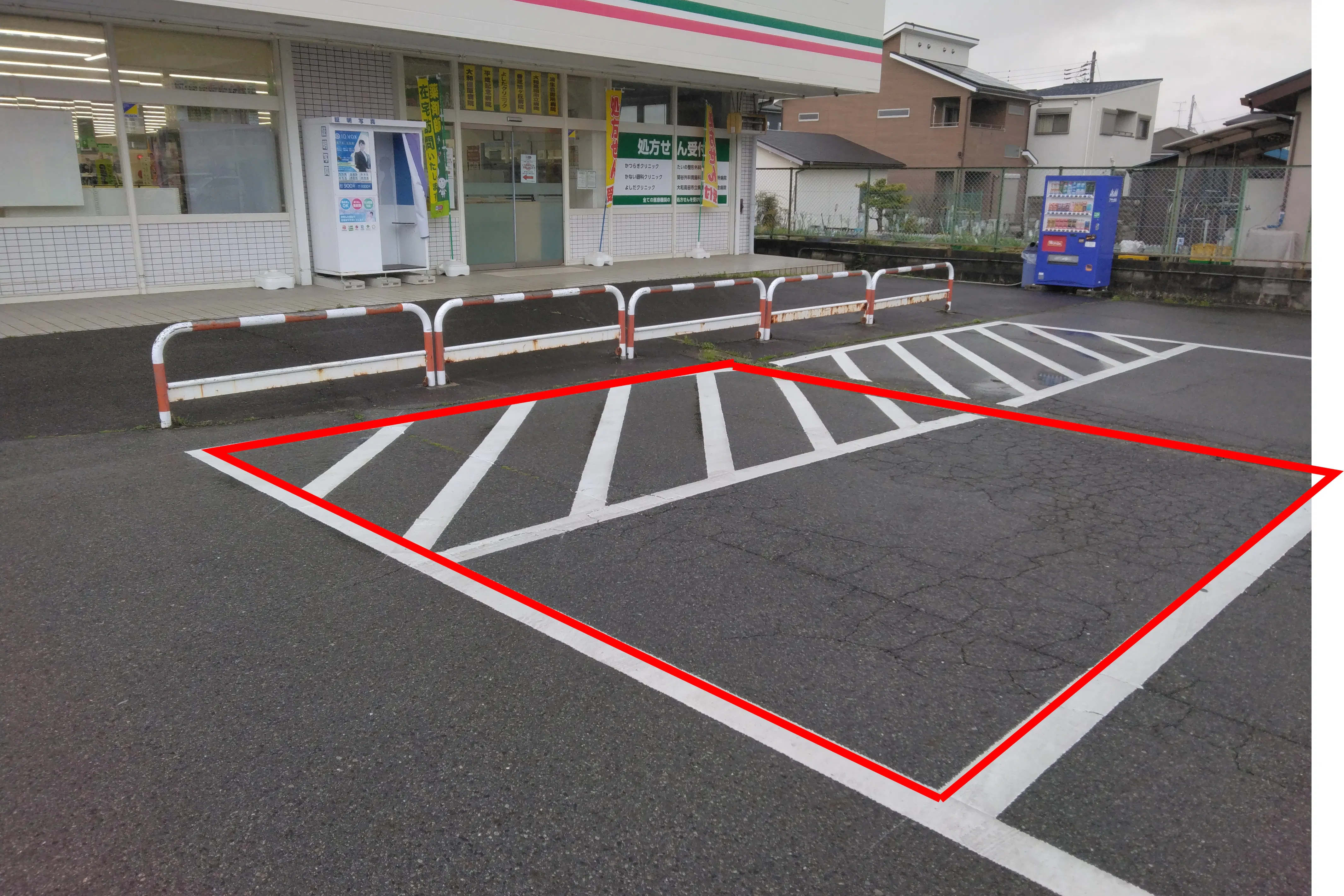 【ドラッグセイムス葛城北花内店】キッチンカー出店やプロモーション催事に最適なドラッグストアの駐車場イベントスペース