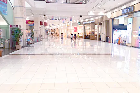 【イオンモール佐野新都市】プロモーションや物販、食物販のポップアップストアに適した1F セントラルコートの催事イベントスペース