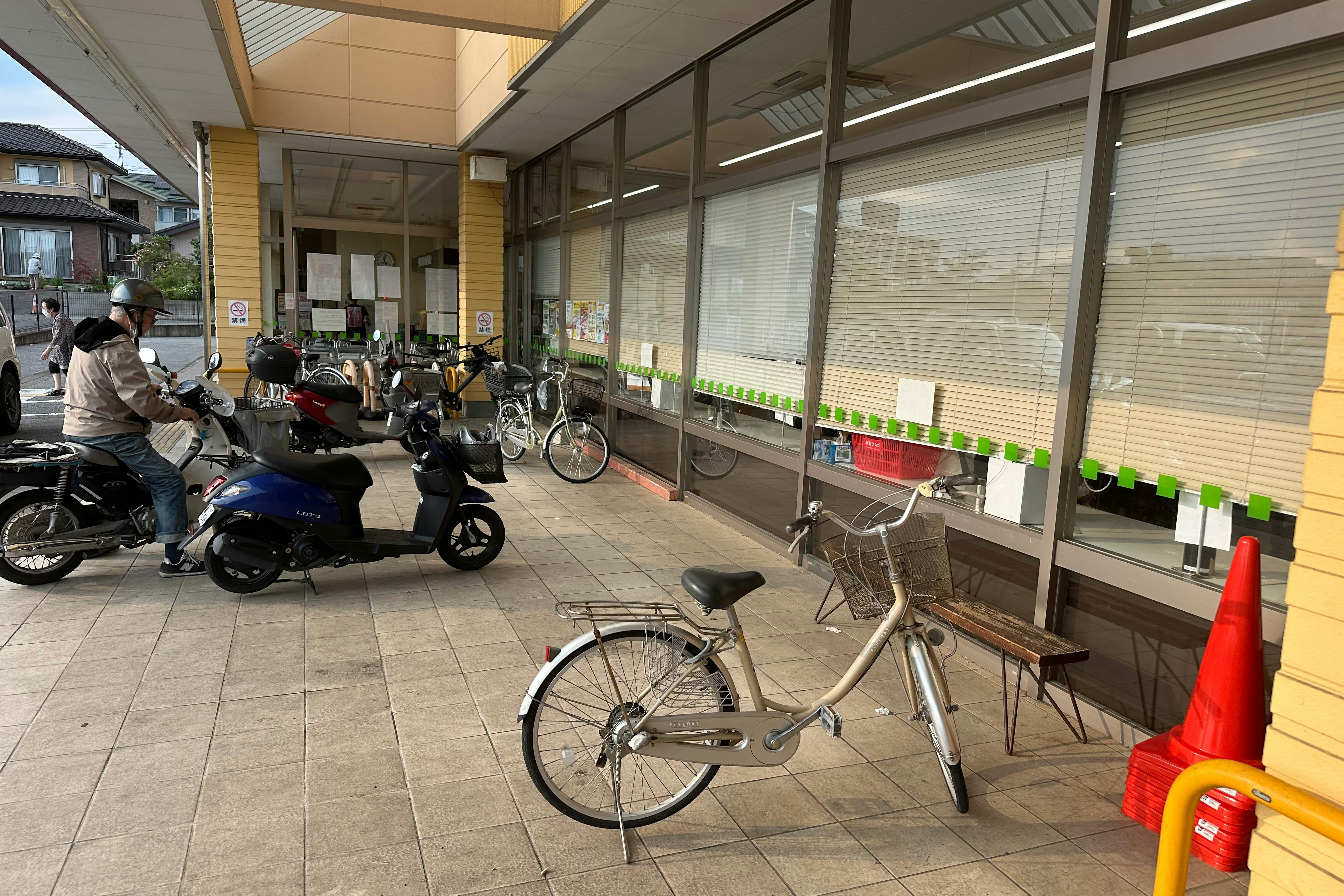 【ヤオハン貝島店】プロモーションやキッチンカーに最適な店頭軒下スペース