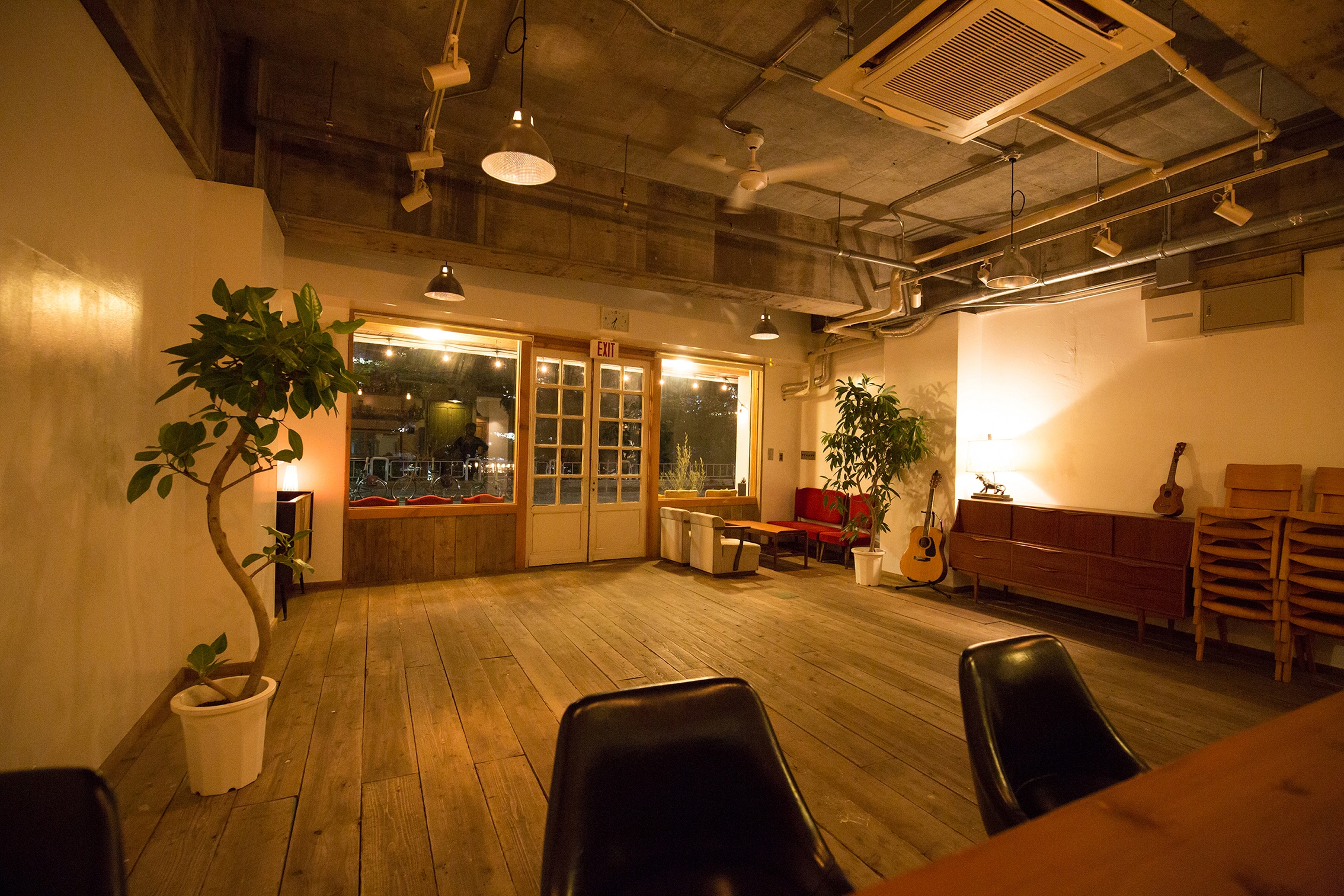 【天満橋駅5分】撮影やイベント利用などに最適、川沿いに面した1階のレンタルスペース