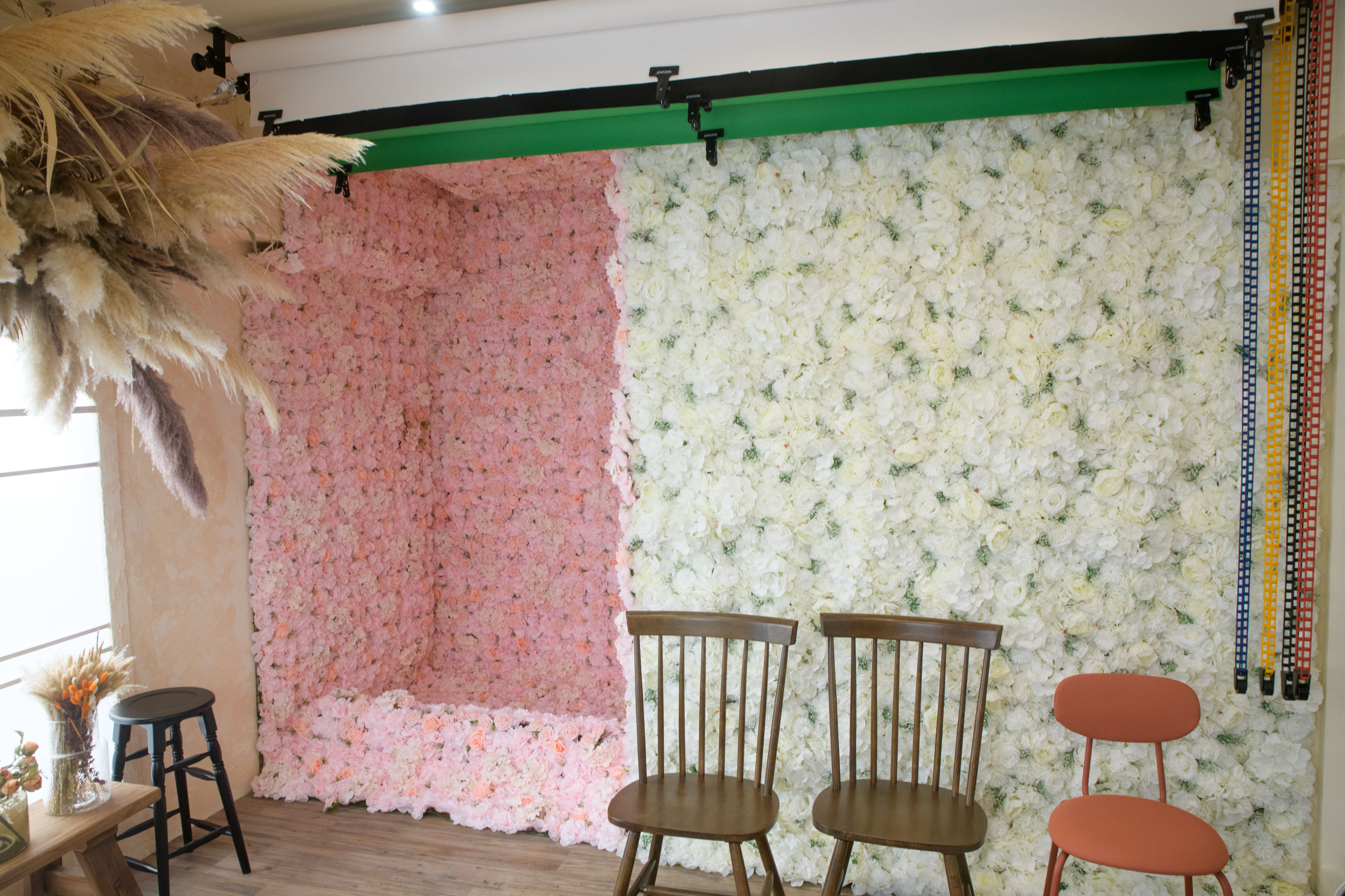 【代官山駅2分】撮影に適した巨大なドライフラワーが特徴的な機材の使用も無料なレンタルスタジオ