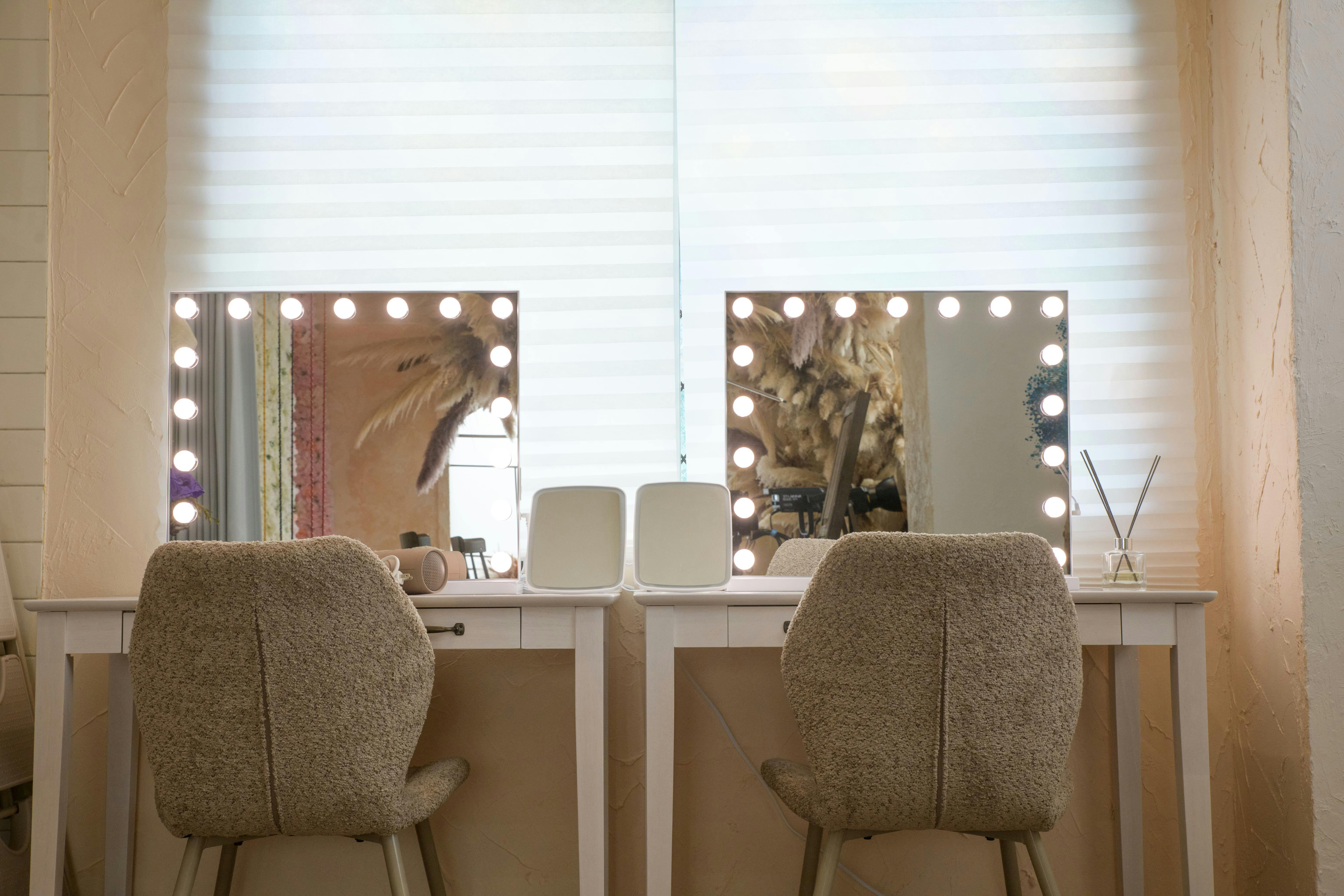 【代官山駅2分】撮影に適した巨大なドライフラワーが特徴的な機材の使用も無料なレンタルスタジオ