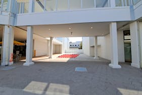 【イオンレイクタウンアウトレット】空の広場(ベーセーストック横スペース)