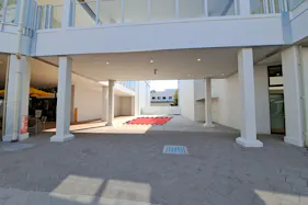 【イオンレイクタウンアウトレット】空の広場(ベーセーストック横スペース)