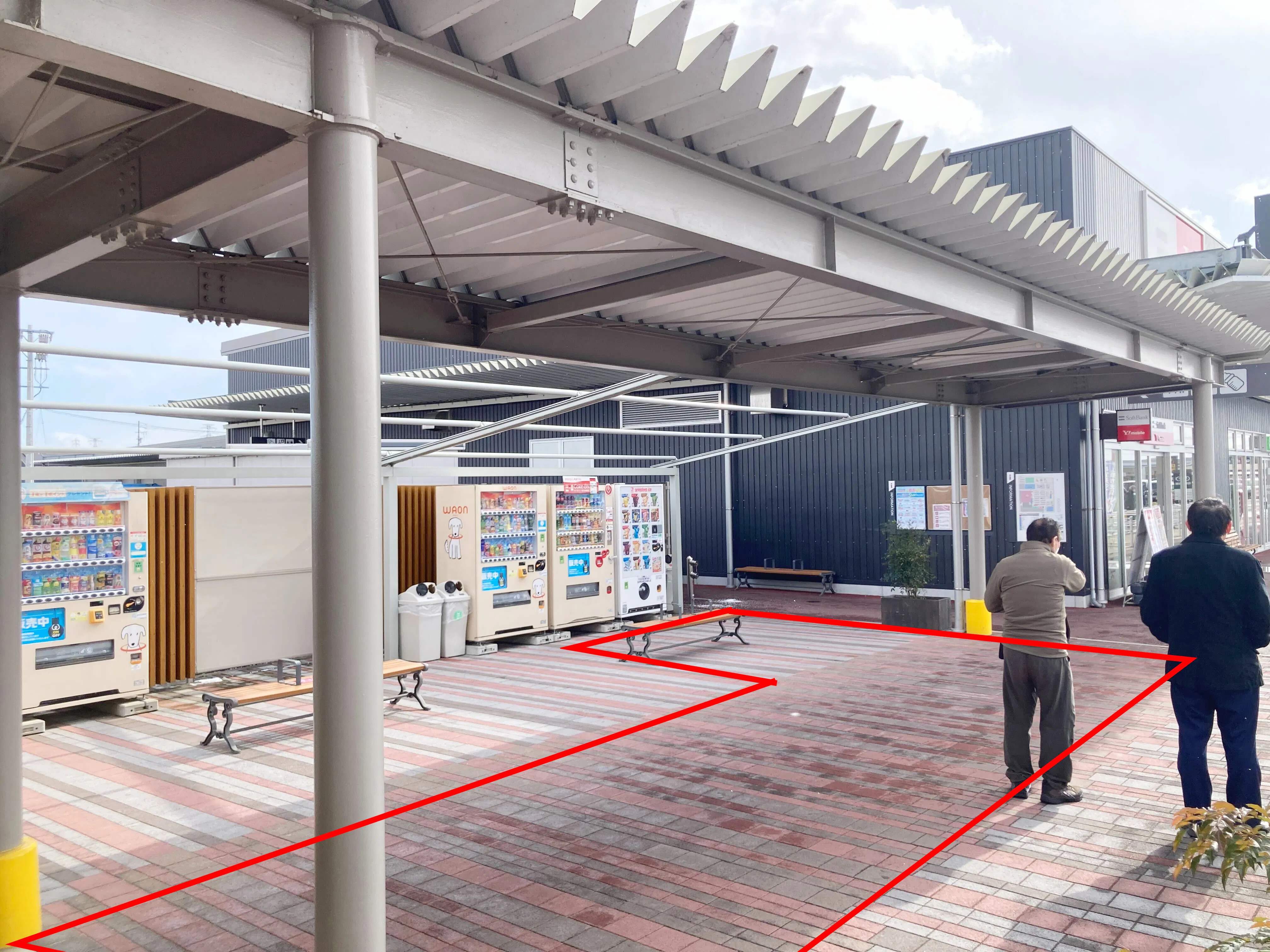 【イオンタウン本巣】キッチンカー等の移動販売に最適な大型駐車場付近で視認性の高い屋外スペース