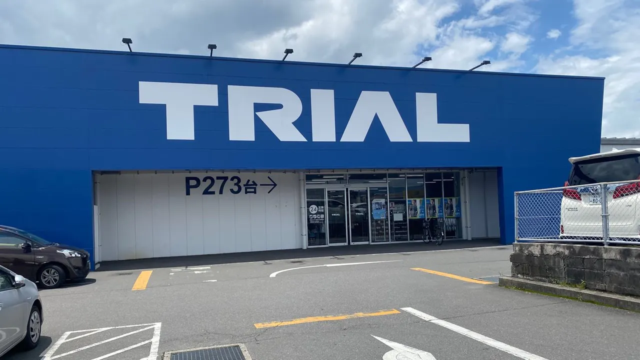 【スーパーセンタートライアル小林店】🍩お試しスイーツプラン🍩【ポーチ横:左側】食物販の出店が可能なトライアルマルシェ(キッチンカー/テント・スペース)