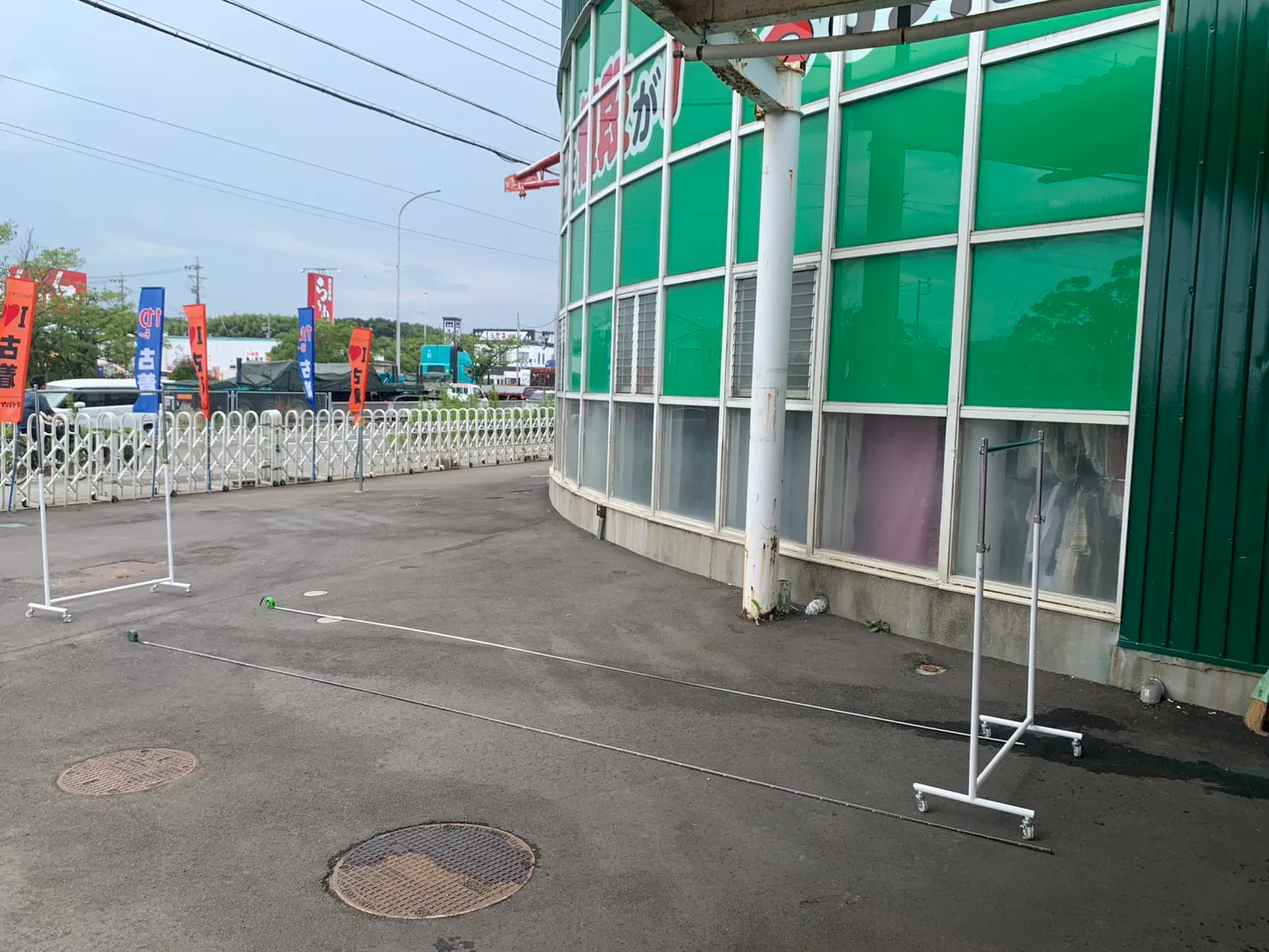 【マイシュウサガール半田インター店】休日500人が来店する店前屋外イベントスペース