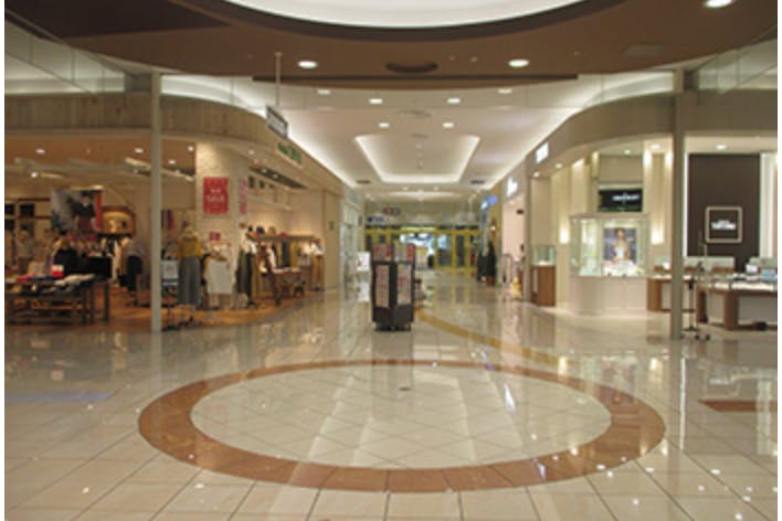 【イオンモール千葉ニュータウン】モール棟1F中央十字路