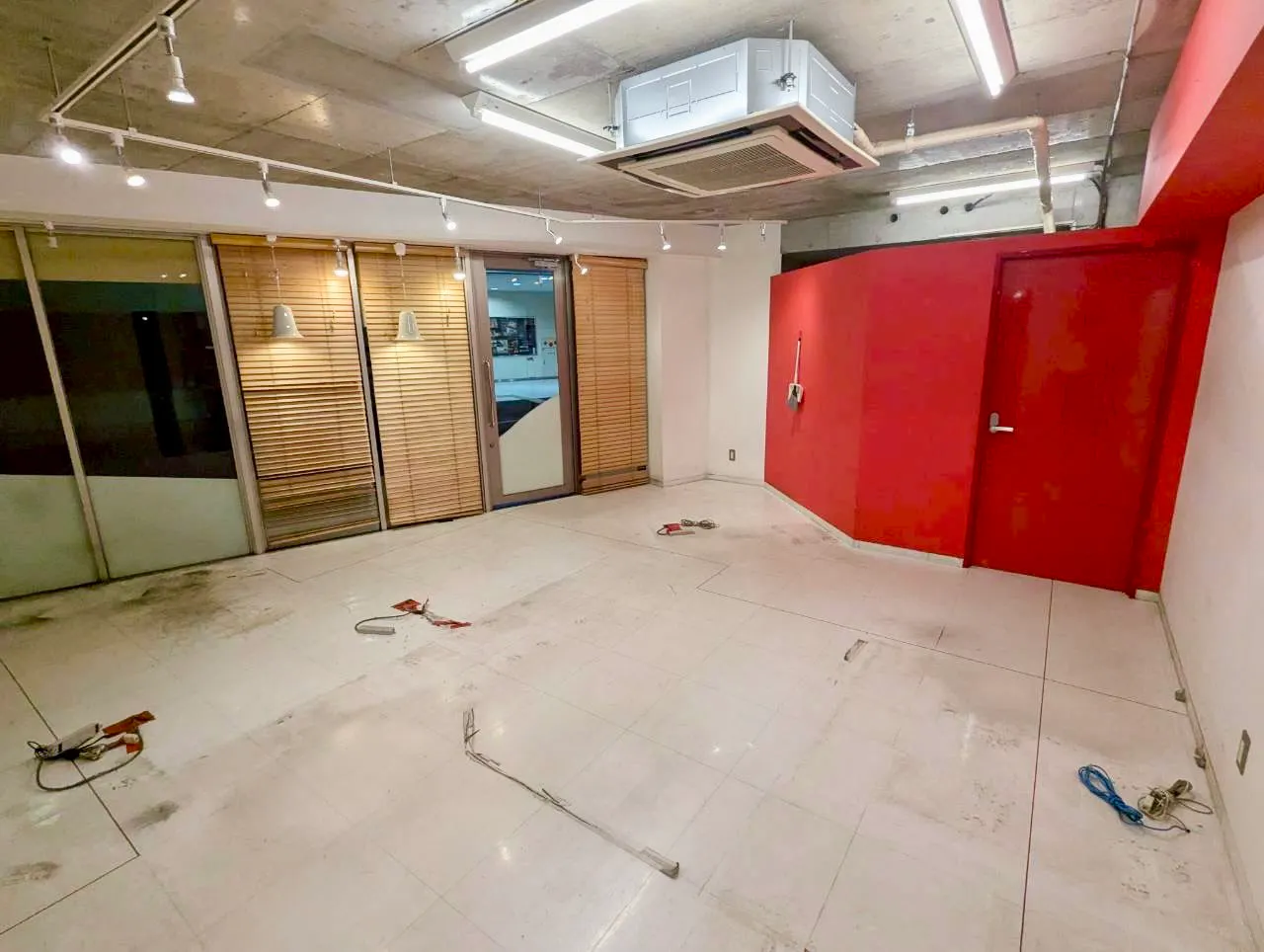 【江古田駅1分】物販やプロモーションに適したガラス張りで視認性抜群なイベントスペース