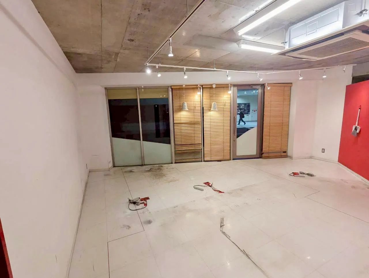 【江古田駅1分】物販やプロモーションに適したガラス張りで視認性抜群なイベントスペース