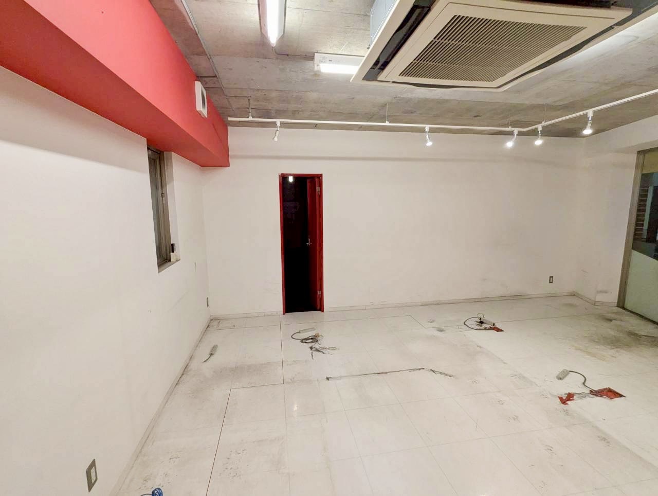 【江古田駅1分】物販やプロモーションに適したガラス張りで視認性抜群なイベントスペース