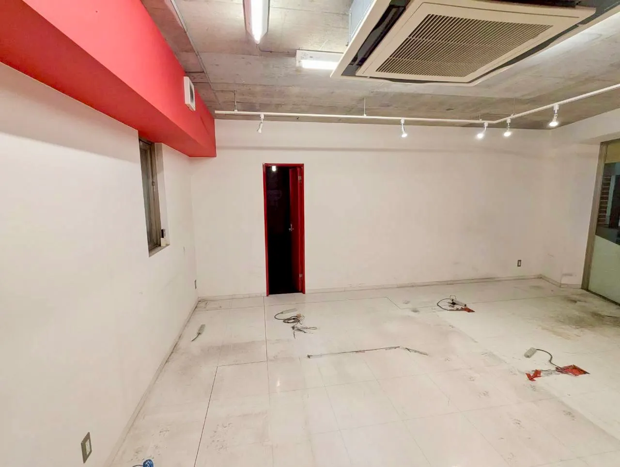 【江古田駅1分】物販やプロモーションに適したガラス張りで視認性抜群なイベントスペース