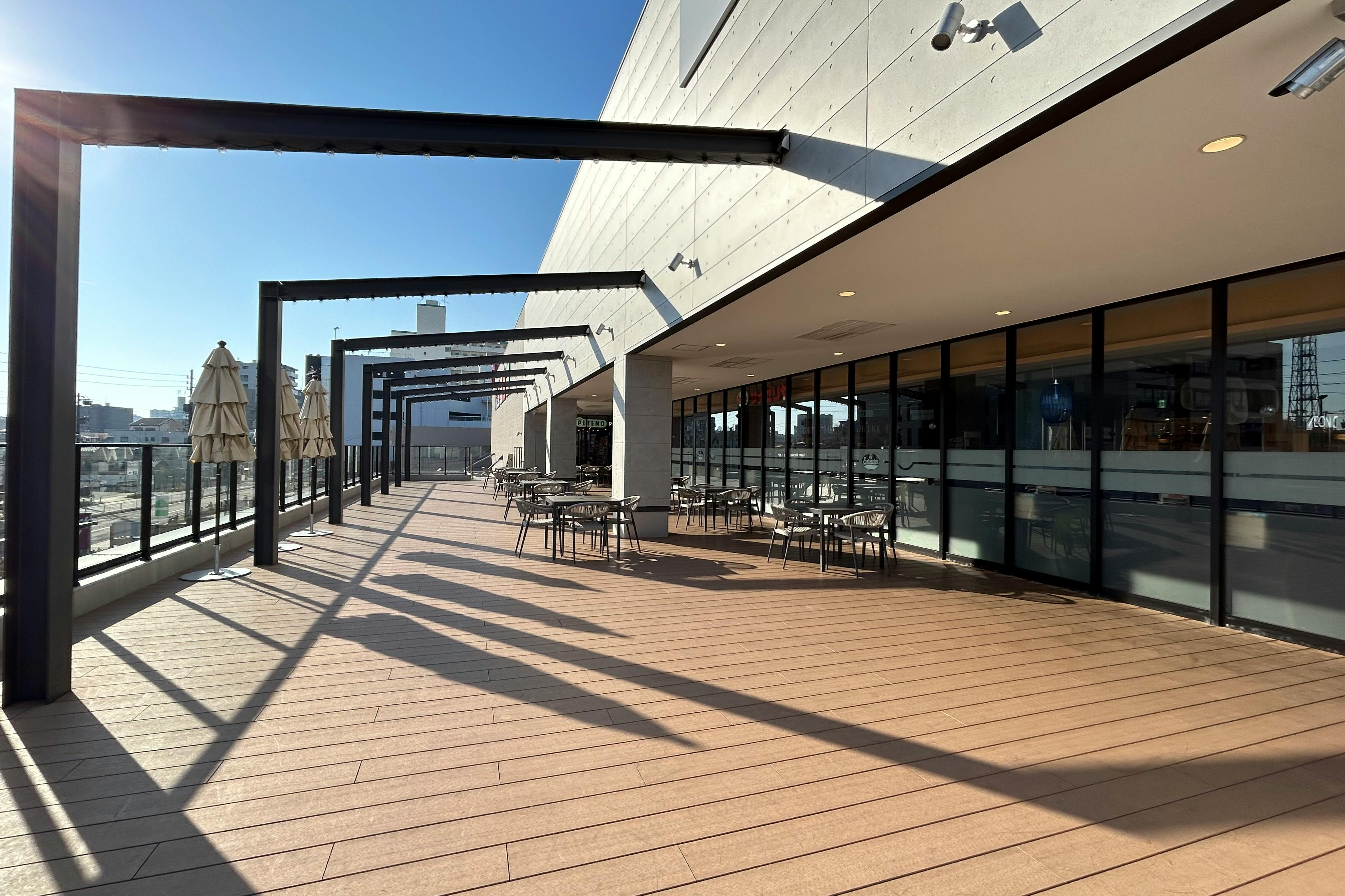 【そよら上飯田】各種プロモーションや物販、食物販のポップアップストアに最適な2Fそよらテラスのイベントスペース