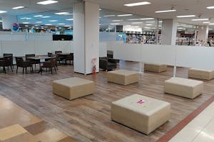 【イオン豊橋南SC】各種プロモーションや物販、食物販のポップアップストアに最適なフードコート横Aスペース