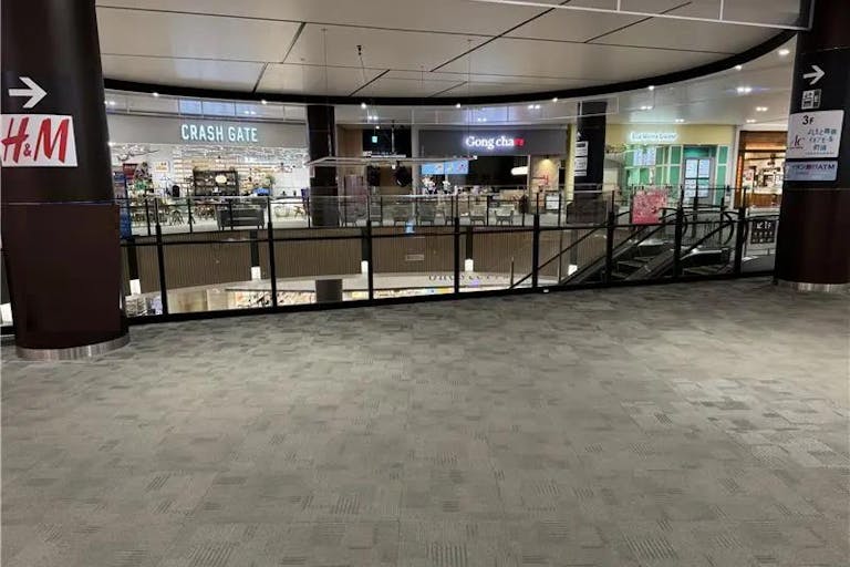 【イオンモール幕張新都心】2F ACTUS前の画像1