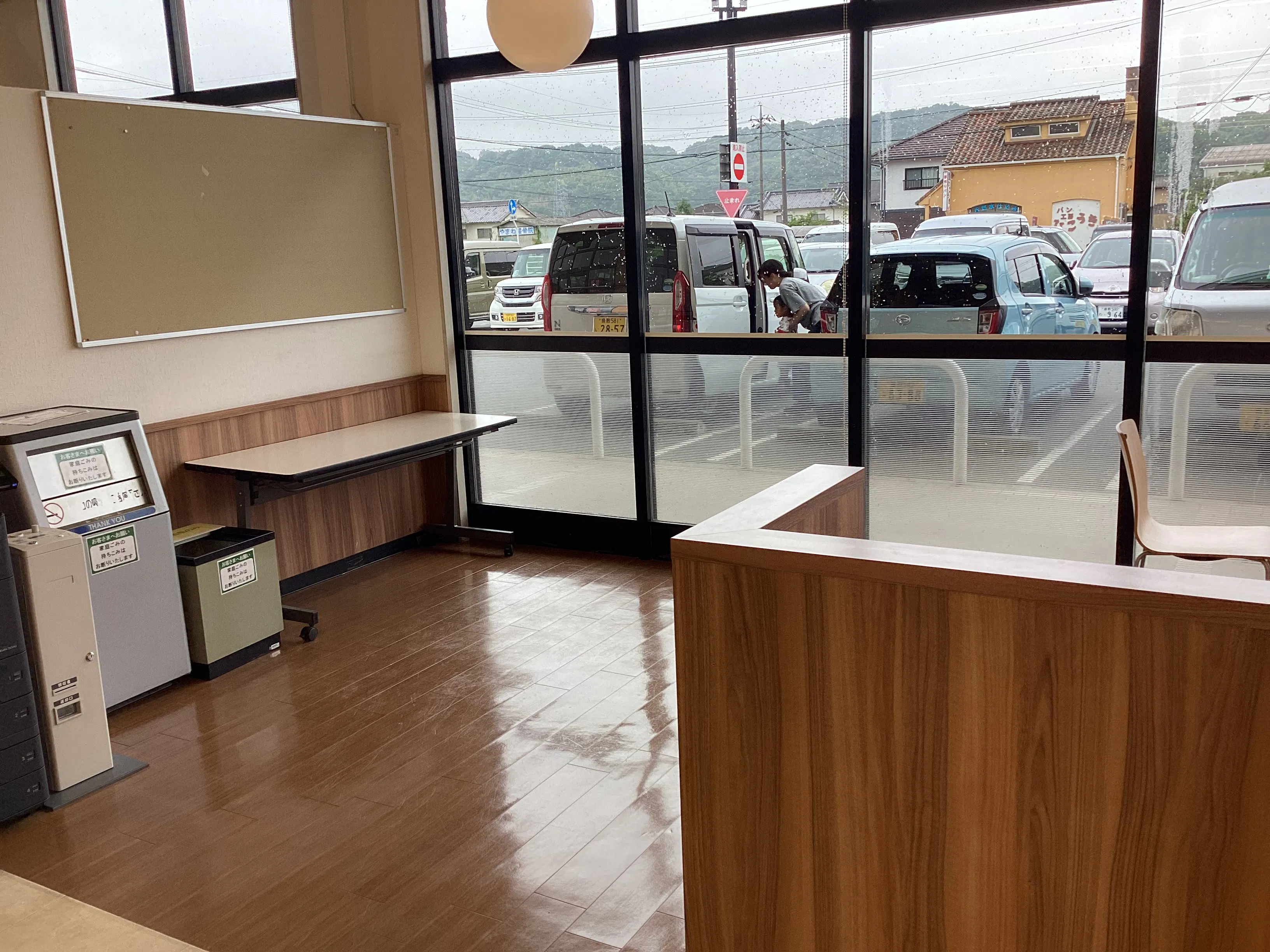 【天満屋ハピーズ井原店】イートイン横 各種プロモーション、会員獲得イベントに最適な屋内催事イベントスペース