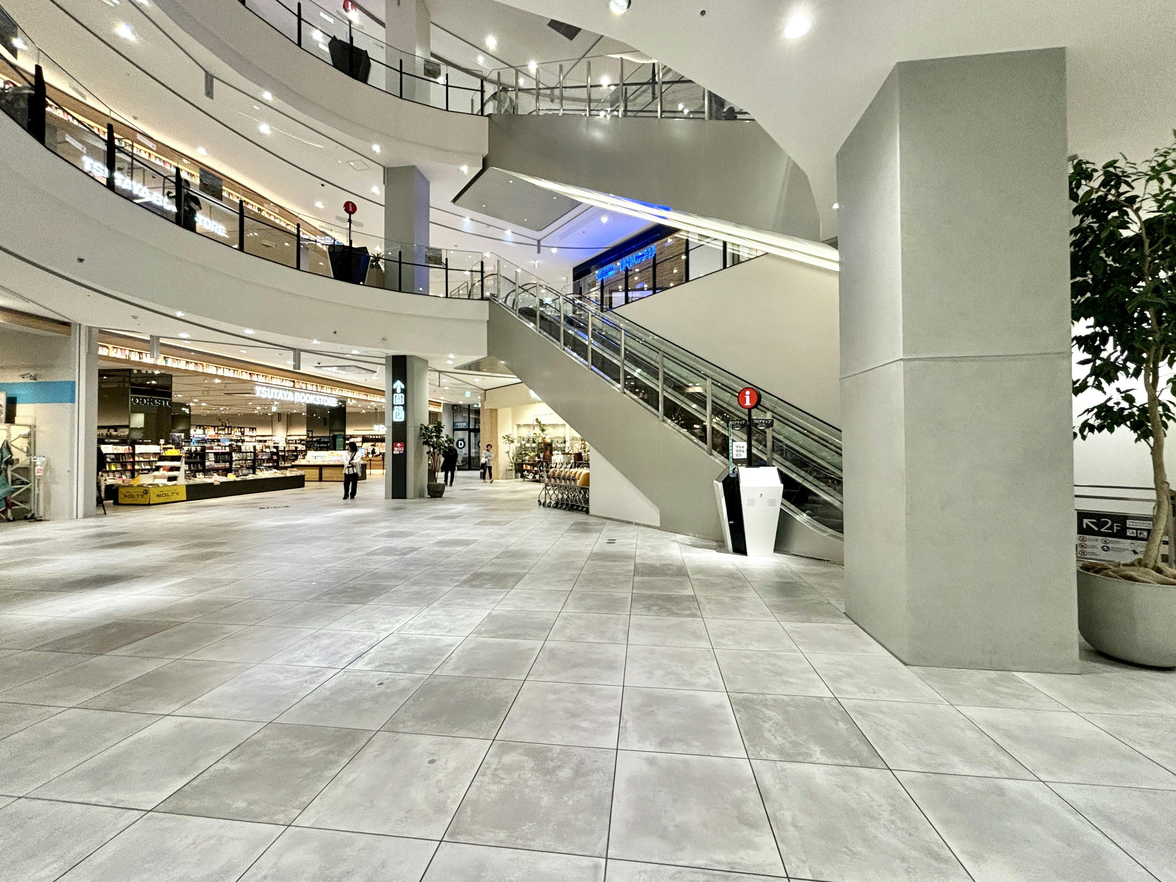 【イオンモール Nagoya Noritake Garden】1F サウスコートの画像