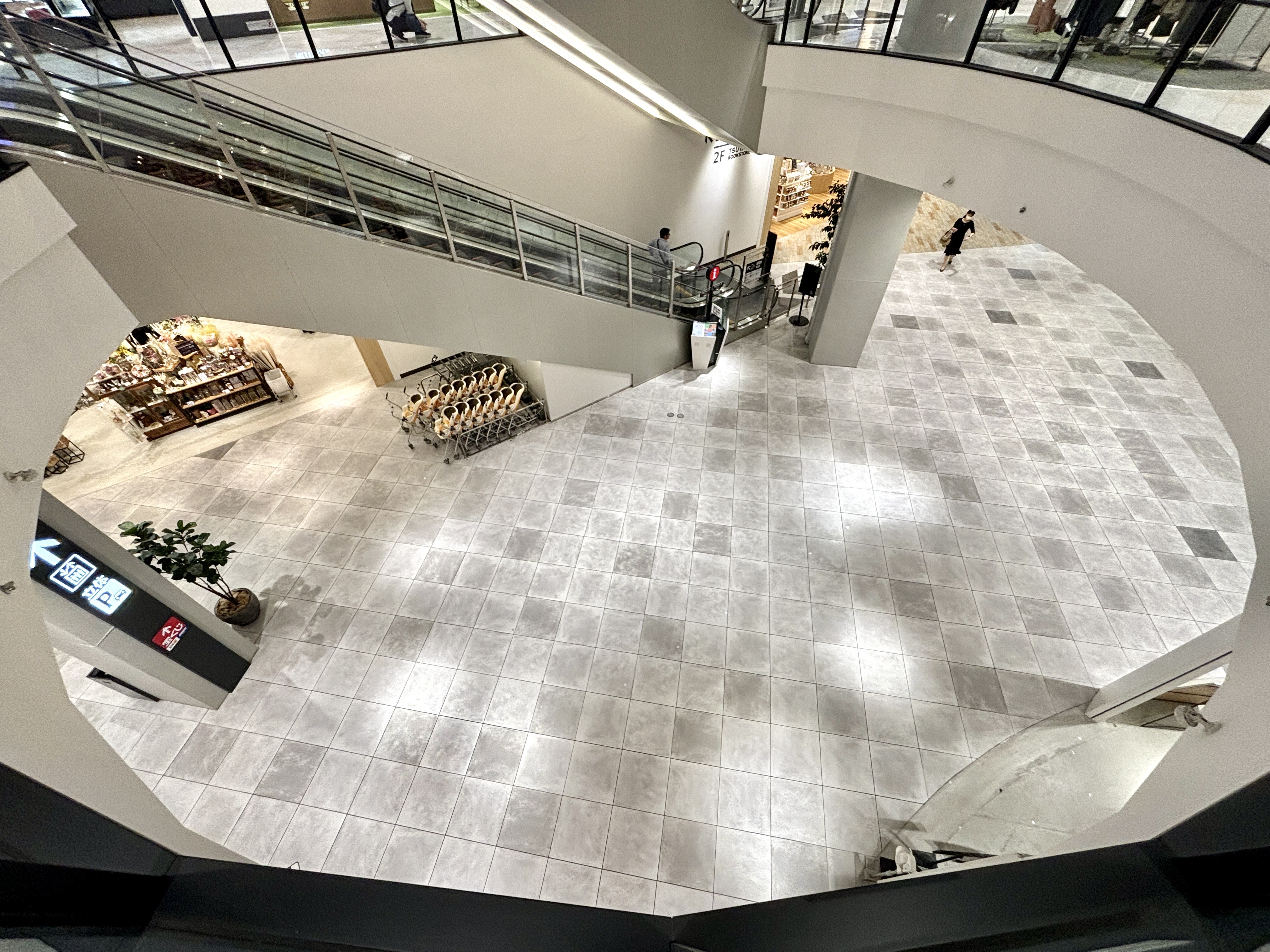 イオンモール Nagoya Noritake Garden】1F サウスコート - ショップ