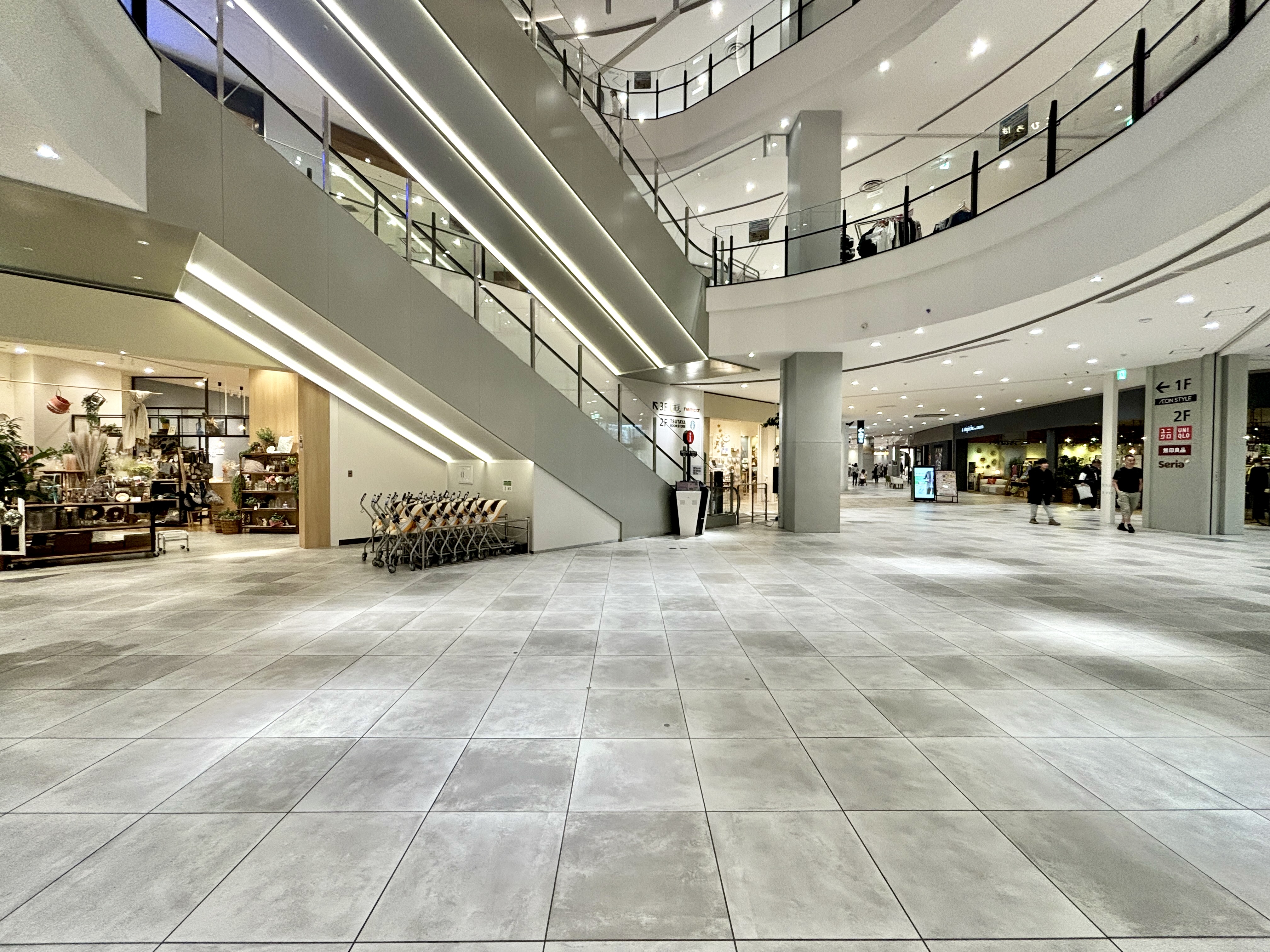 【イオンモール Nagoya Noritake Garden】1F サウスコート