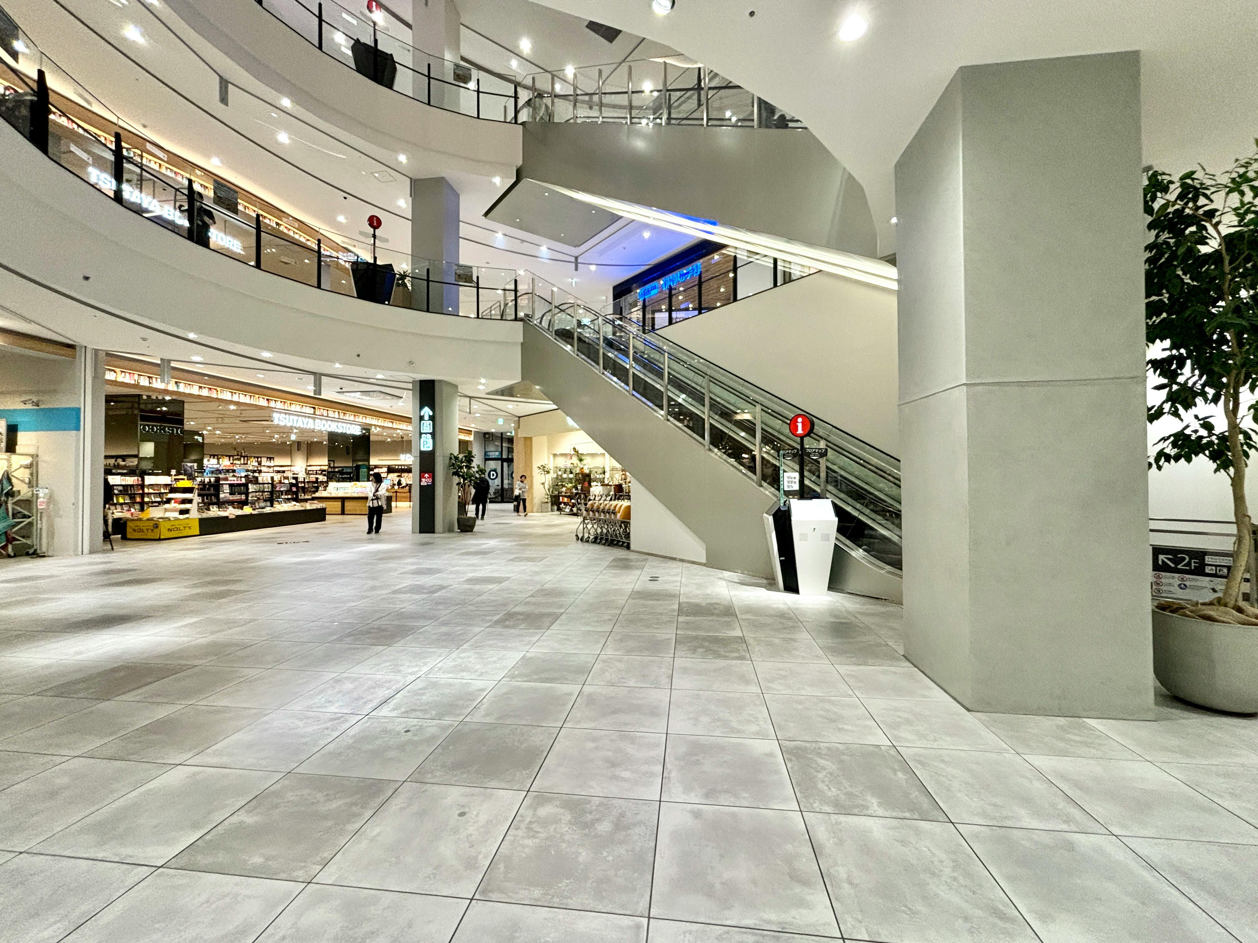 【イオンモール Nagoya Noritake Garden】1F サウスコート