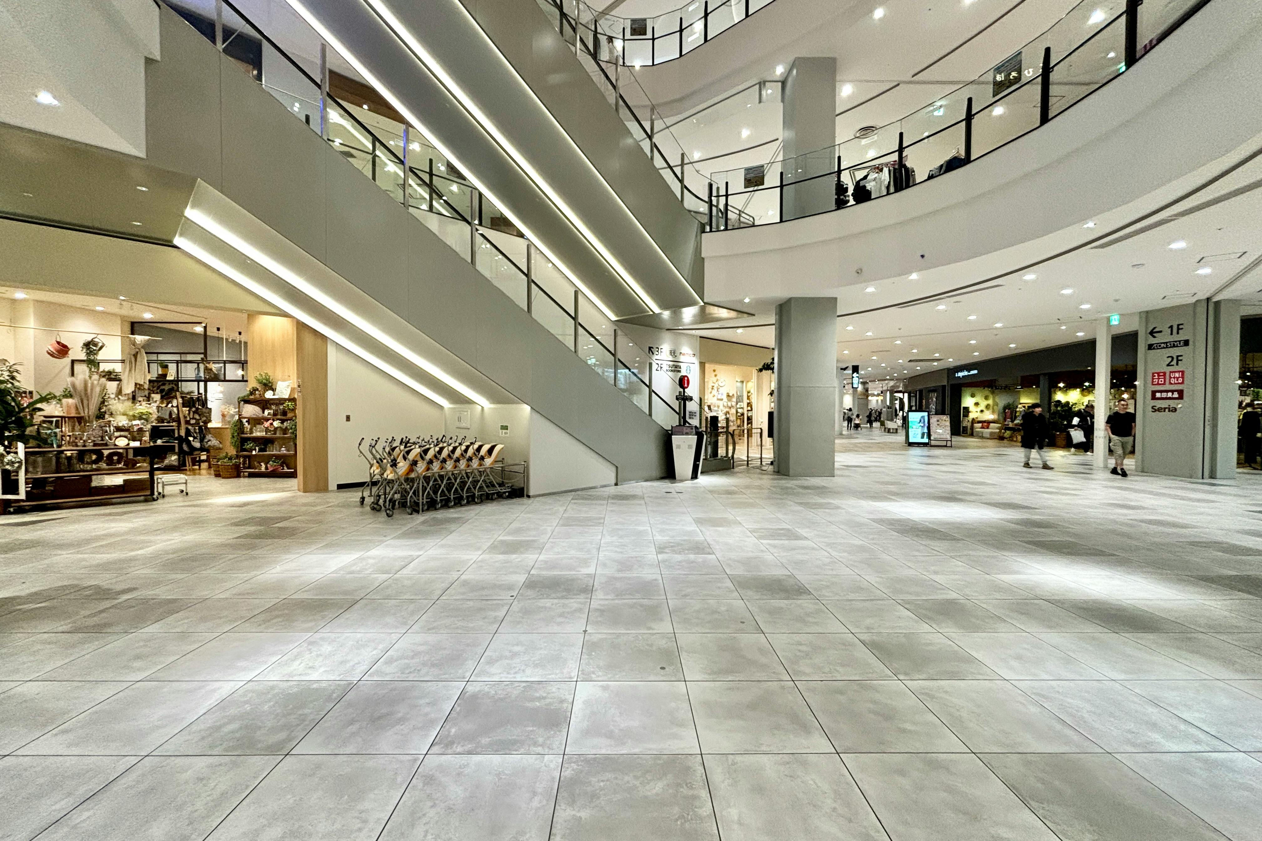 【イオンモール Nagoya Noritake Garden】1F サウスコート