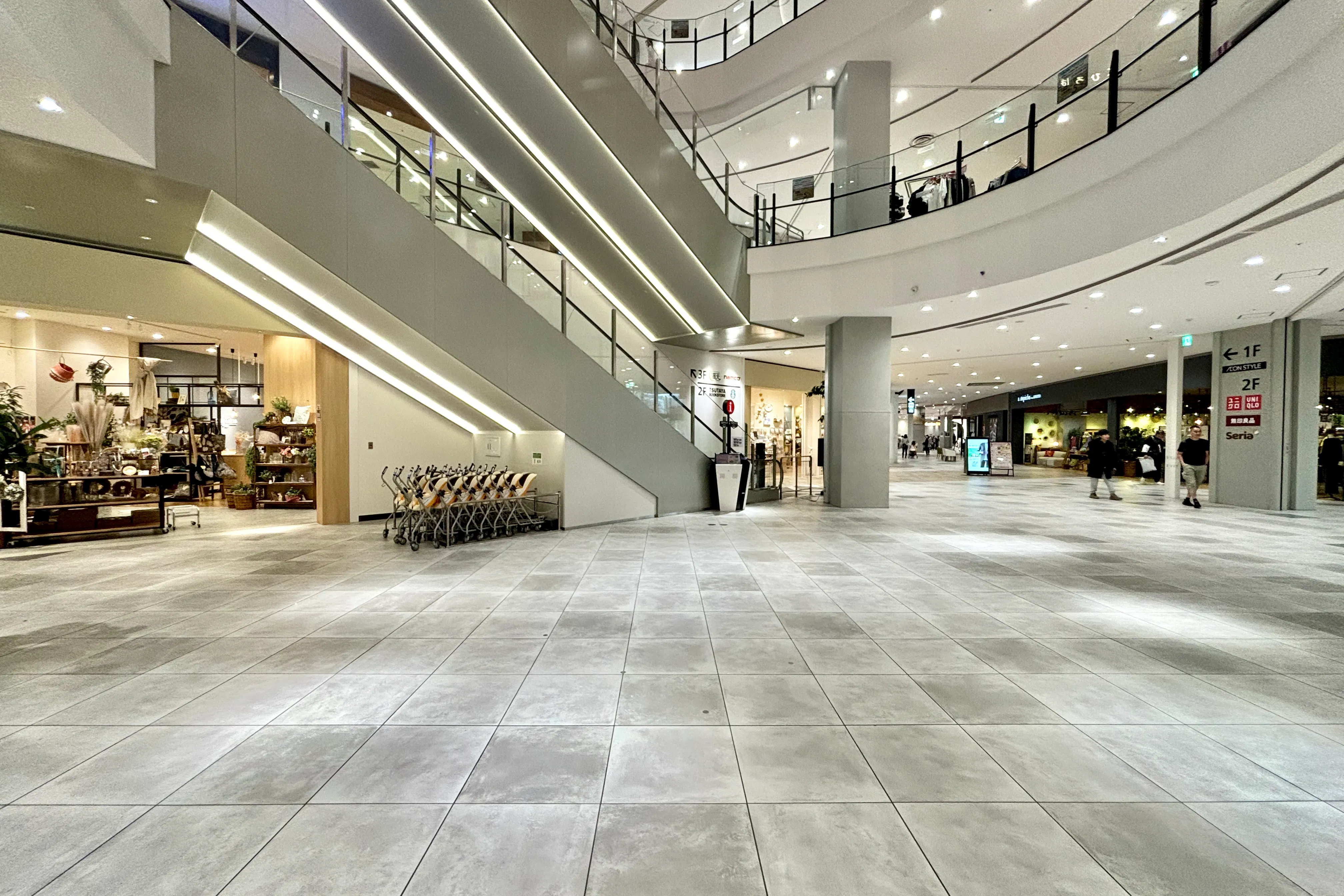 【イオンモール Nagoya Noritake Garden】1F サウスコート